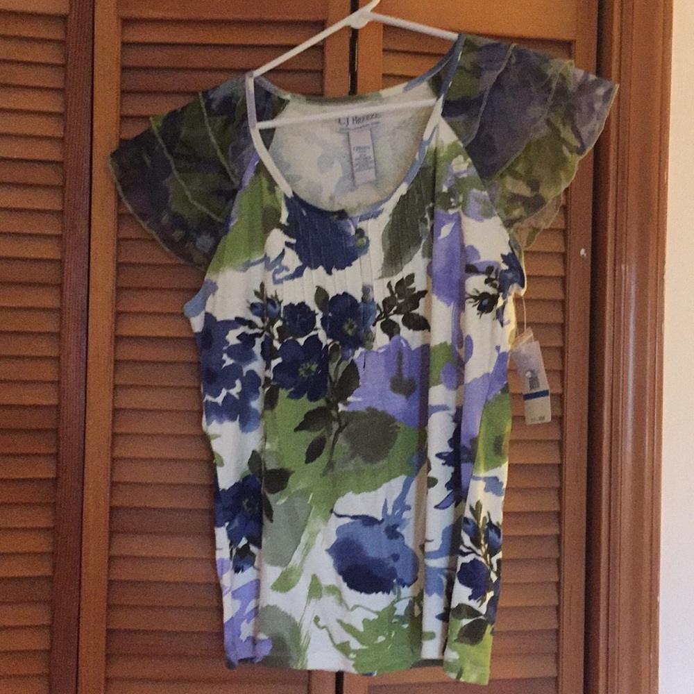 🆕 Floral Flutter Shirt | CJ Breeze